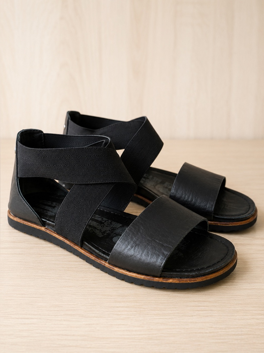 Sorel Ella II Black Leather Elastic Strap Flat Sandals Women’s Size 10 Casual